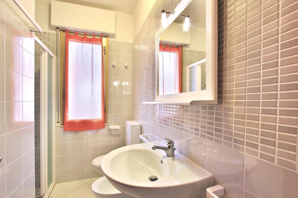 Apartamento Residenza Ibsen Lignano Sabbiadoro Habitación foto